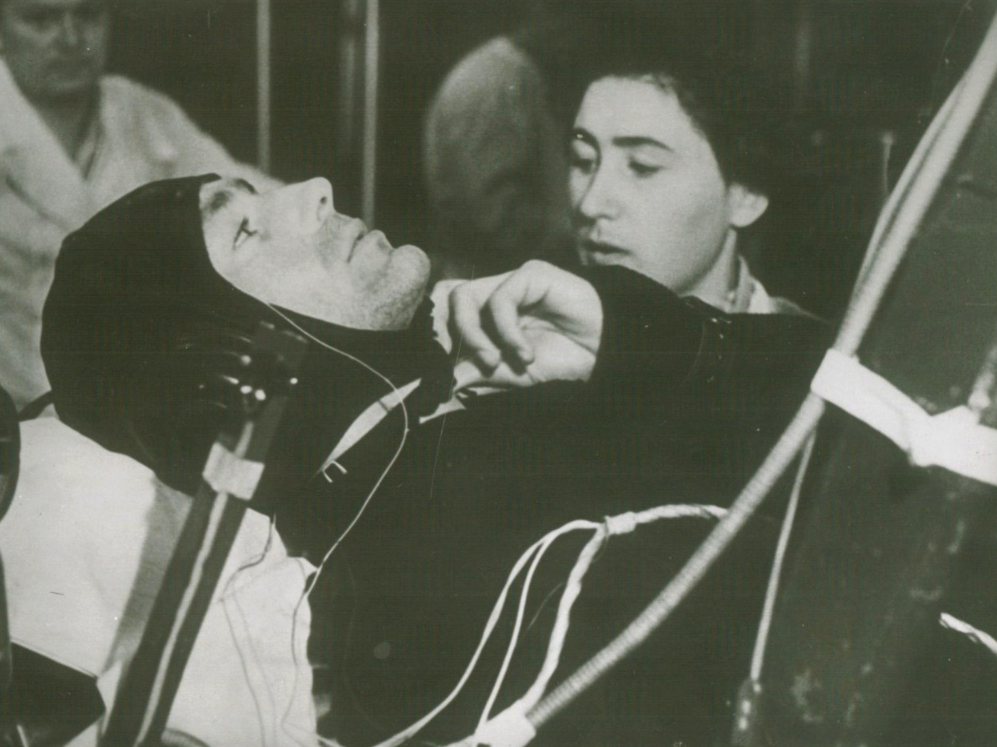 Герман Титов на центрифуге